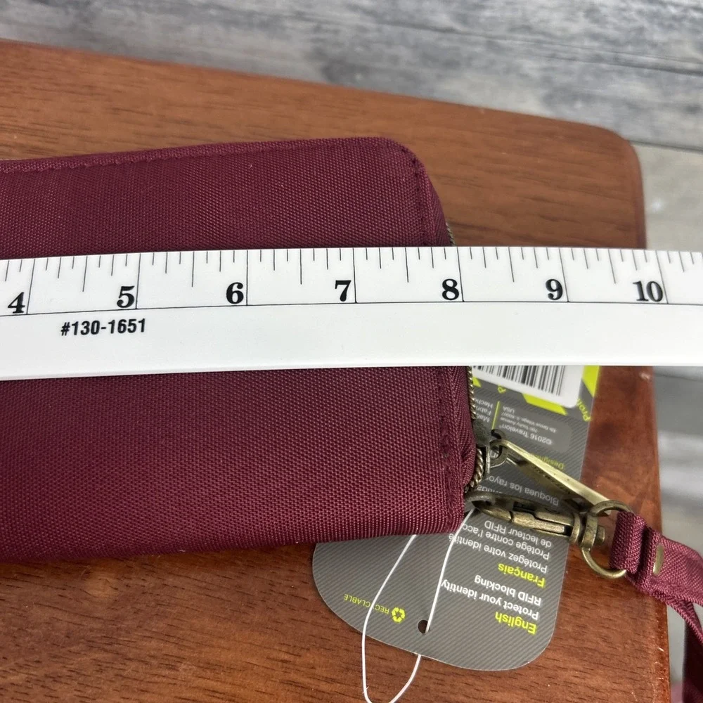 Travelon women red